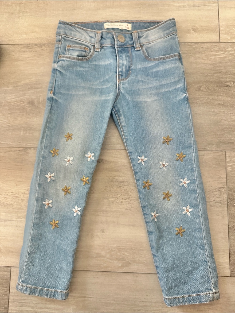 Zara Light Blue denim Embroidered Jeans size 4